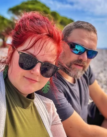 🌊 Die kroatische Adria – Sonne, Meer und Lebensfreude in Crikvenica Entdecke die Schönheit der kroatischen Adria – ein Ort, an dem türkisblaues Wasser, endlose Strände und sonnige Tage aufeinandertreffen. In Crikvenica, einem der schönsten Badeorte Kroatiens, spürst du den Herzschlag des Mittelmeers – warme Sonnenstrahlen, kristallklares Wasser und der Duft von Salz und Pinien in der Luft. Hier findest du nicht nur perfekte Strände, sondern auch malerische Küstenstädte, romantische Buchten und unvergessliche Sonnenuntergänge. Lass dich von der Adria verzaubern, spüre die Freiheit des Meeres und entdecke das einfache, glückliche Leben an der kroatischen Küste. Dein neues Zuhause wartet – willkommen an der Adria! 💛